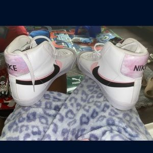 Grade school nike 6 1/2